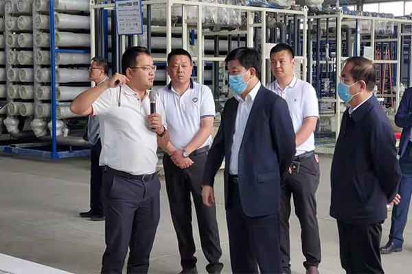 遼寧省葫蘆島市市長(zhǎng)楊軍生蒞臨北票市一諾環(huán)保產(chǎn)業(yè)集團(tuán)考察并指導(dǎo)工作 遼寧省葫蘆島市市長(zhǎng)楊軍生蒞臨北票市一諾環(huán)保產(chǎn)業(yè)集團(tuán)考察并指導(dǎo)工作